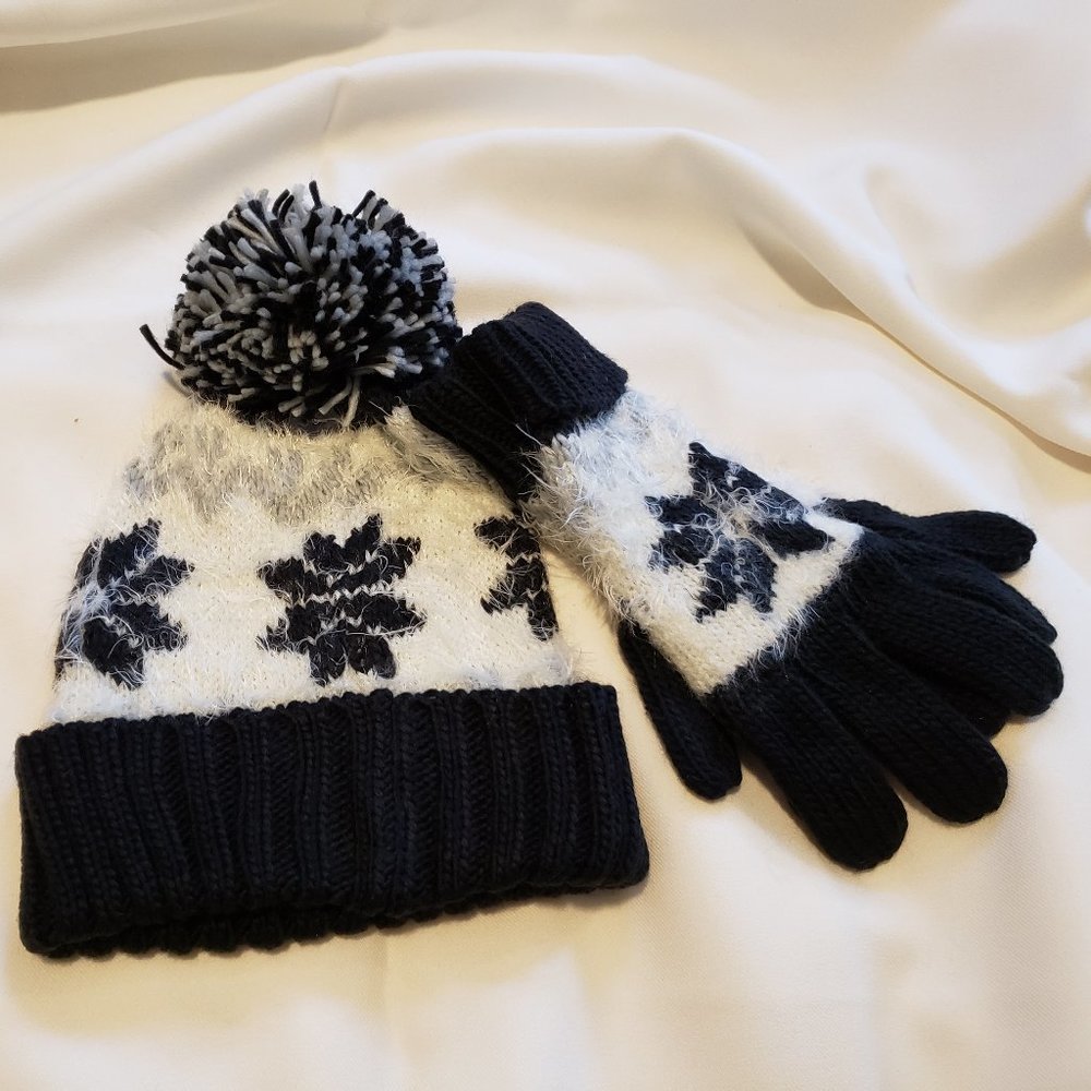 Charlie Paige Snowflake Winter Hat and Glove Set